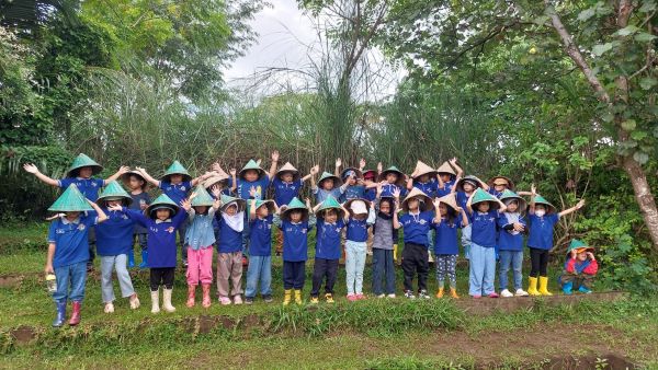 PG-TK Sekolah Alam Bosowa Belajar Seru di Kebun Denassa Gowa