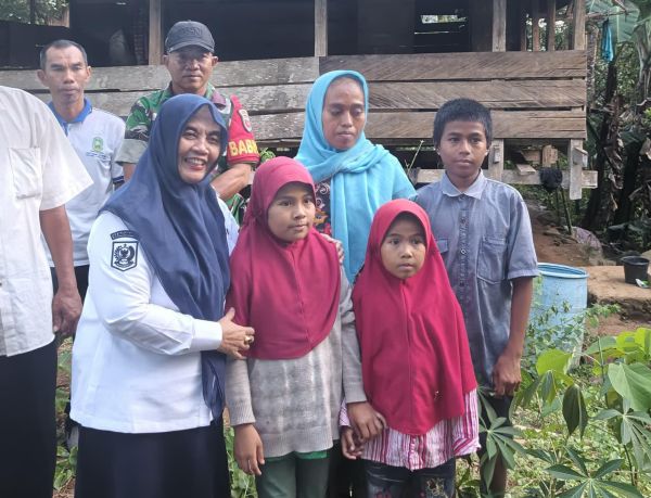 Bupati Sinjai Bantu Warga yang Viral Tak Mampu Beli Beras