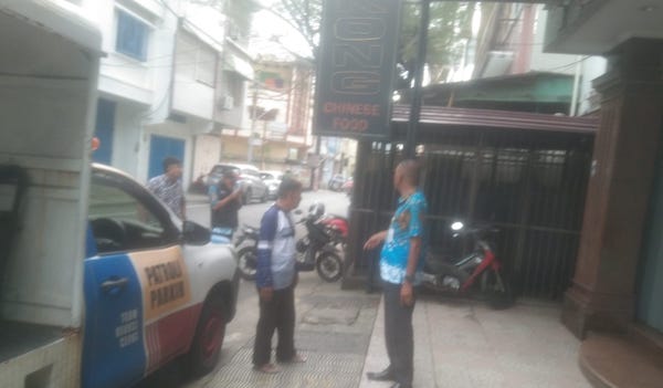 Pungut Tarif Tak Sesuai, PD Parkir Makassar Tindaki Jukir Liar di RM Hongkong