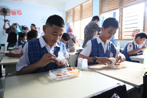 Pemkot Makassar Bangun 7 Dapur MBG, 17 Ribu Siswa Sudah Terima Manfaat