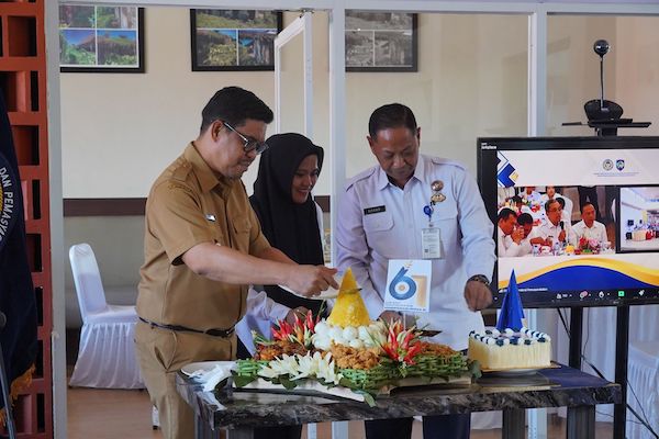 HUT Pemasyarakatan, Pemkab Bulukumba Terima Penghargaan