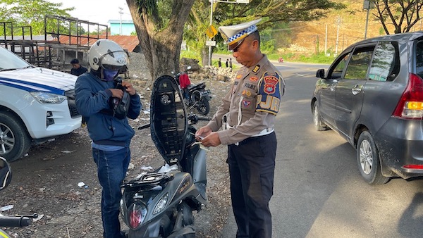 Gelar Razia, Polisi Amankan 3 Sim dan STNK di Mamuju