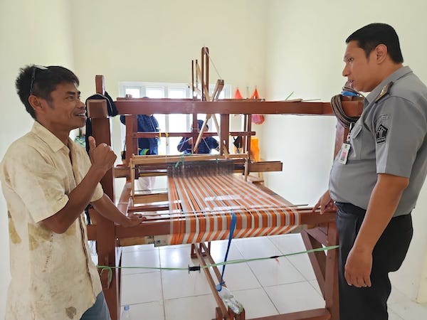 Kanwil Kemenkum Sulsel Dampingi Penyusunan Indikasi Geografis Tenun Kajang dan Bira
