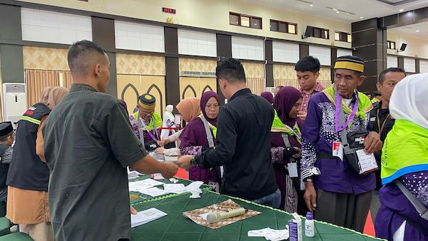 Jemaah Haji Embarkasi Makassar Dibekali Living Cost 750 Riyal