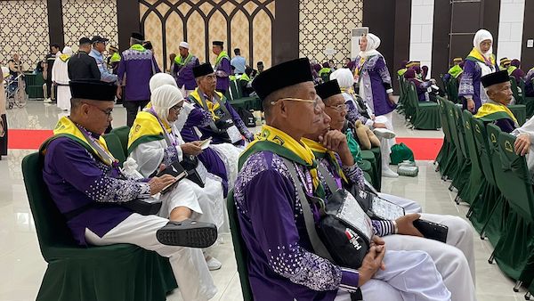 393 Jemaah Kloter 10 Asal Sulbar Terbang ke Tanah Suci