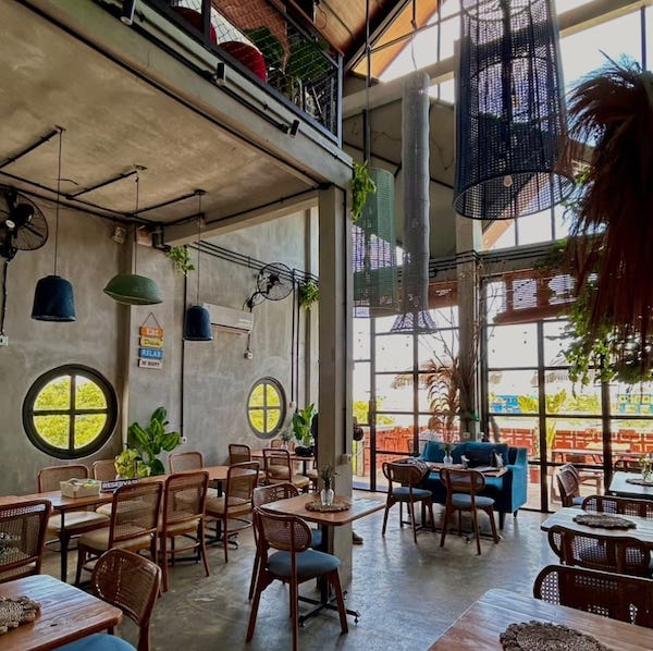 Ngetik Santai di Akhir Pekan, Ini 4 Cafe Nyaman Buat Work From di Makassar!