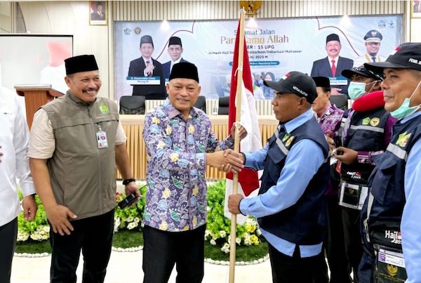 Kloter 15 Embarkasi Makassar Terbang ke Tanah Suci