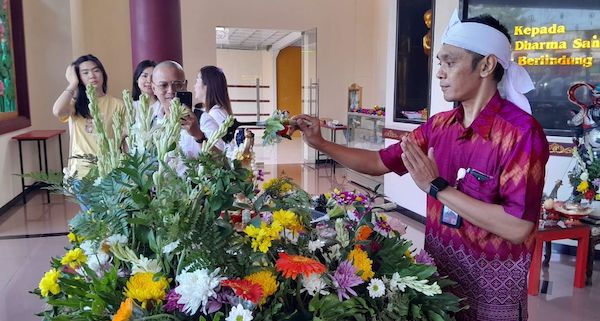 Rangkaian Waisak, Vihara Arama Maha Buddha Gelar Perayaan Yi Fo Lie