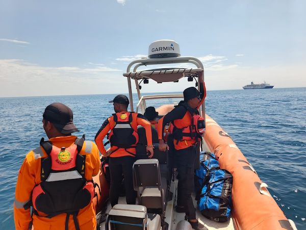 Penumpang KM Tidar Lompat ke Laut Makassar, Tim SAR Lakukan Pencarian