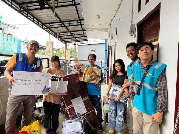 PLN Indonesia Power UBP Tello Salurkan Bantuan untuk Korban Kebakaran di Borong