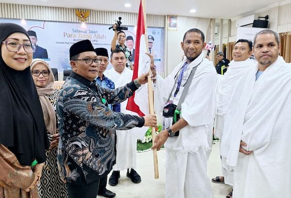 Kloter 33 Embarkasi Makassar Terbang ke Tanah Suci, 3 Jemaah Batal Berangkat