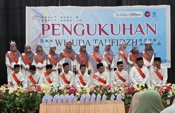 Ar-Rahmah Kukuhkan 183 Wisudawan Tahfizh, Beasiswa Diberikan untuk Penghafal 30 Juz