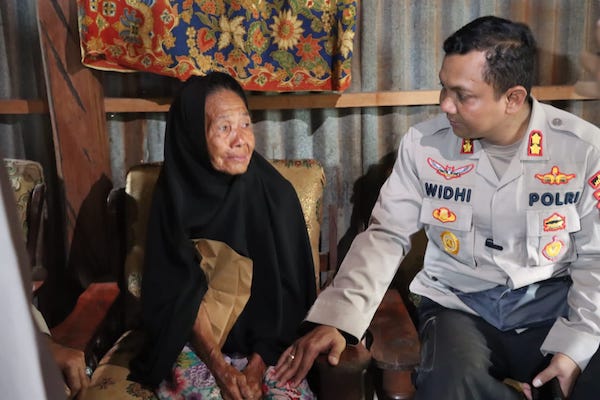Kapolres Jeneponto Donasikan Sapi Kurban Bagi Keluarga Stunting