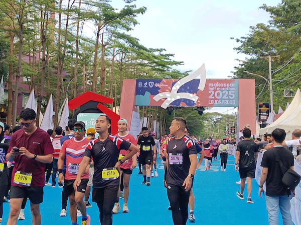 Makassar Half Marathon 2025: Ribuan Pelari Padati Losari, Atmosfer Internasional Kian Terasa