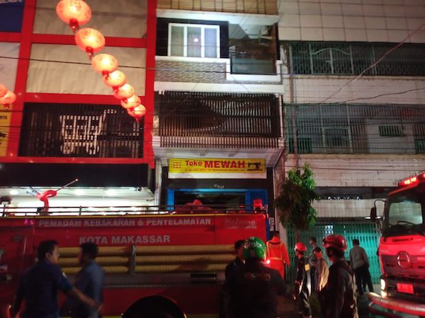 Terjebak di Lantai 3, Pemilik Toko Mesin Jahit Selamat dari Kebakaran Hebat di Makassar