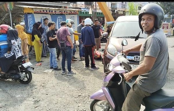 Kecelakaan Mobil dan Motor di Simpang Pasar Sentral Takalar, Pengendara Selamat