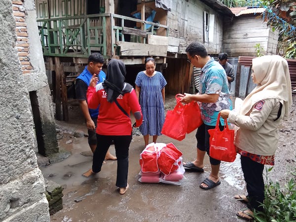 Pasca Banjir, Pemkab Bantaeng Terus Salurkan Bantuan