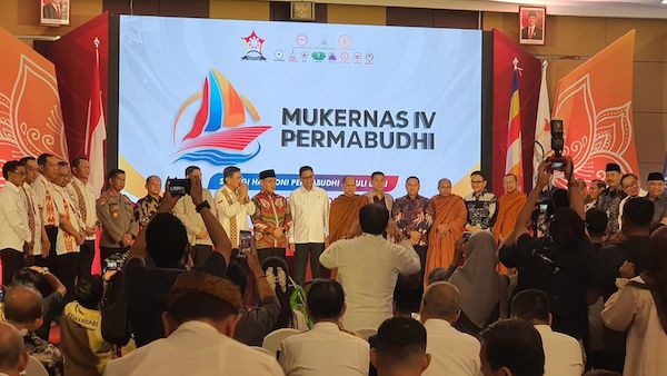 Buka Mukernas Permabudhi di Makassar, Wamenag RI Launching Eco Dhamma