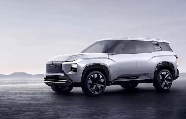 Mitsubishi DST Diluncurkan di Makassar, Strategi Penguatan Pasar Otomotif Indonesia Timur