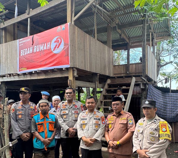 Polres Jeneponto Bedah 3 Hunian Rumah Warga dan Rehab Fasilitas Pesantren