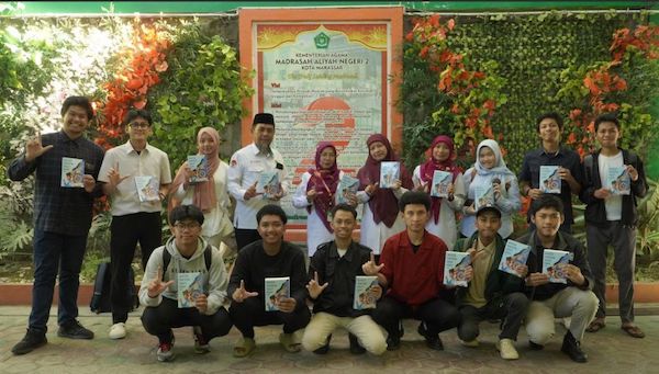 MAN 2 Kota Makassar Luncurkan Buku Bunga Rampai Riset