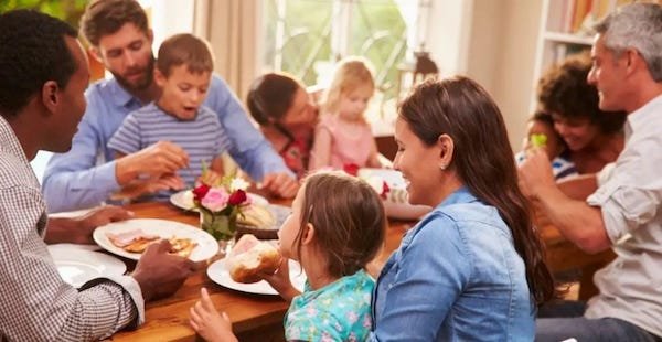 Sandwich Generation: Antara Merawat Orang Tua dan Membesarkan Anak
