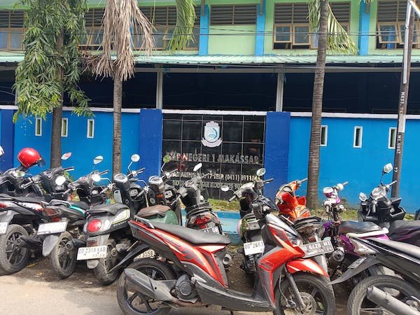 Makassar Larang Sekolah Jual Seragam