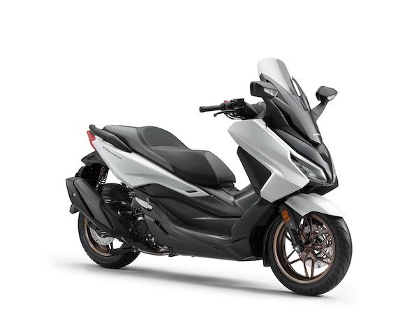 Wajah Baru Honda Forza, Tawarkan Panel Meter TFT dan Warna Eksklusif