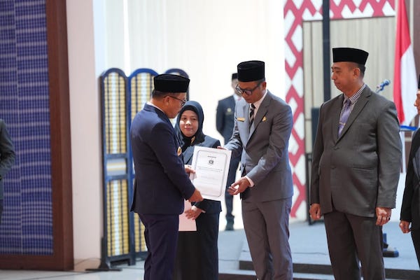 Gubernur Sulbar Lantik 15 Pejabat Eselon II dan 5 Plt OPD