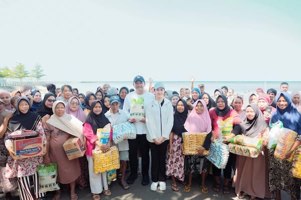 Ratusan Petani Rumput Laut di Mattoanging Terima Bantuan Sembako