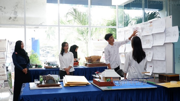 Mahasiswa Arsitektur Unibos Tampilkan Solusi Nyata Lewat Proyek Final Studio Perancangan