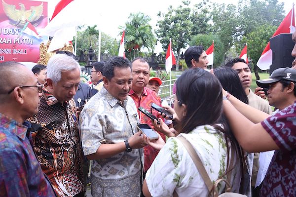 Jelang HUT ke-80 RI, Kemendagri Canangkan Gerakan 10 Juta Bendera Merah Putih