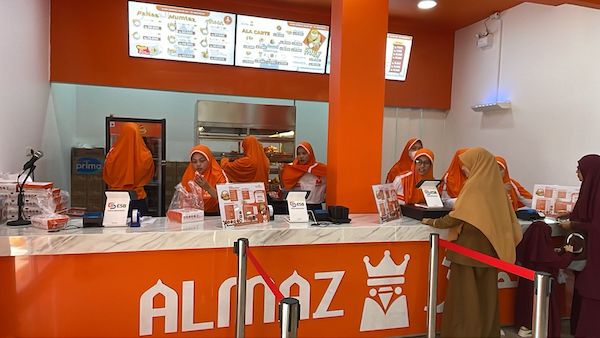 Ayam Goreng Saudi Almaz Fried Chicken Hadir di Antang Makassar