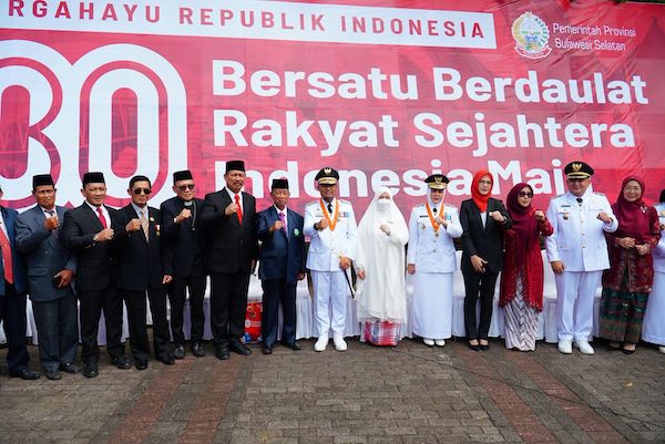 Kakanwil Kemenkum Sulsel Hadiri Detik-Detik Proklamasi HUT RI ke-80 di Rujab Gubernur