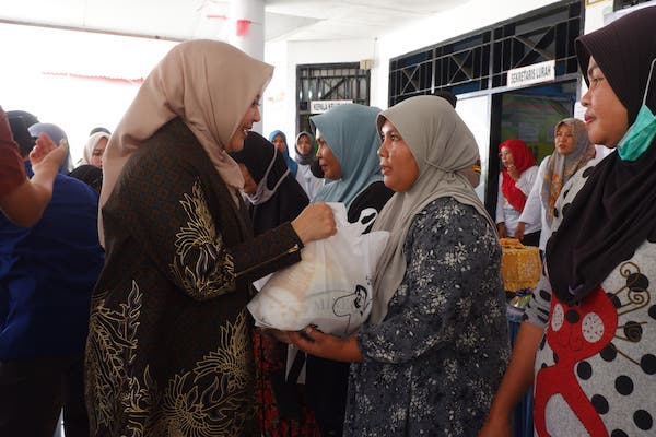 Serahkan Bantuan di Jeneponto, Wagub Sulsel Berkomitmen Tekan Stunting dan Kemiskinan Ekstrem