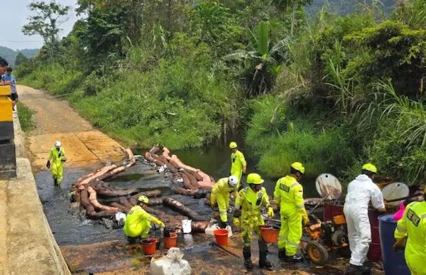 Pipa Minyak PT Vale Indonesia di Towuti Luwu Timur Bocor