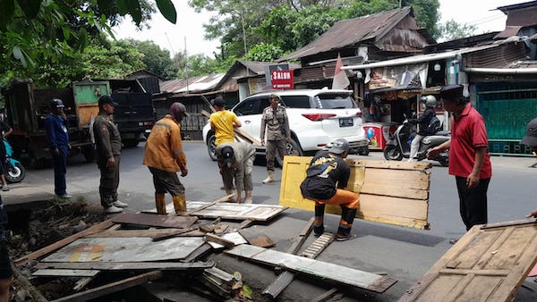 Makassar Tertibkan Pasar Tumpah Jalan Leimena