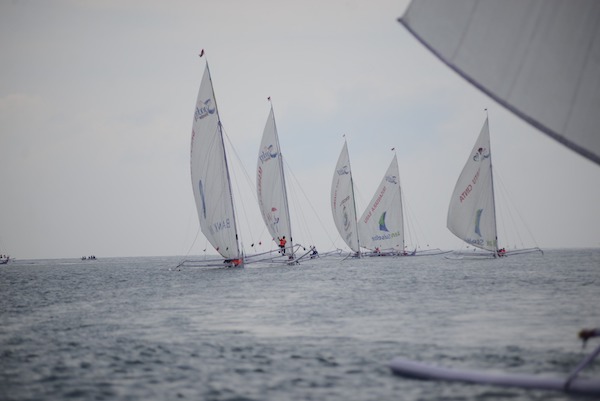 55 Perahu Sukses Taklukkan Tiga Etape Sandeq Silumba 2025, Berikut Klasemen Sementara!