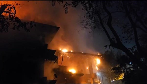 Kantor DPRD Makassar Dibakar saat Rapat Paripurna