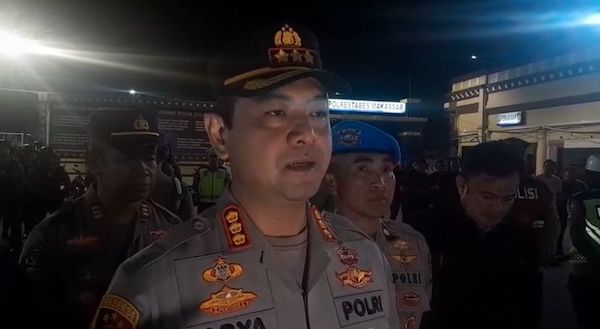 Polisi Kejar 10 Pelaku Penjarahan Mesin ATM Saat Kebakaran DPRD Makassar