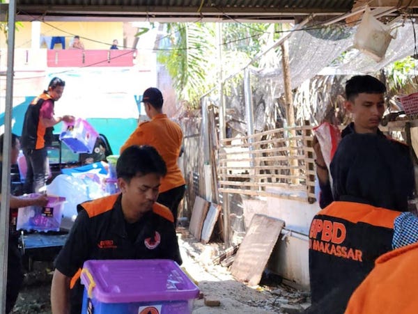 BPBD Makassar Gerak Cepat Salurkan Bantuan Pasca Kebakaran di Maccini Sombala