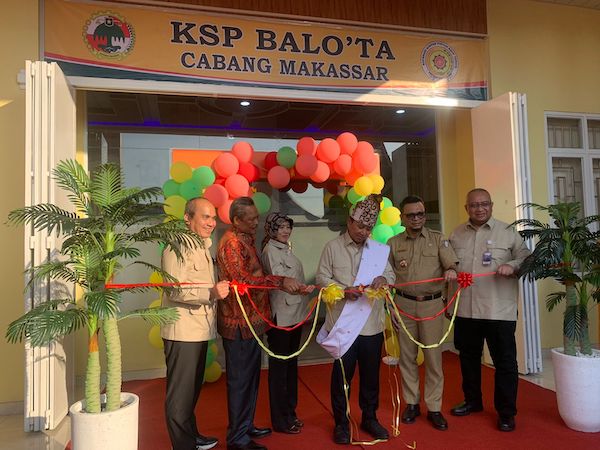 Sekretaris Menteri Koperasi Resmikan Kantor Cabang KSP Balo’ta di Makassar