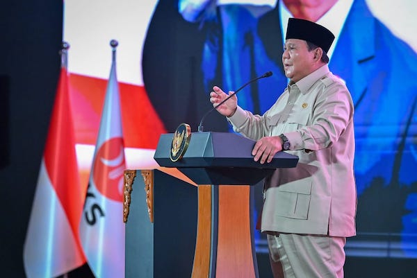 Prabowo Ingatkan Tantangan Kemiskinan, Ajak PKS Rapatkan Barisan untuk Rakyat