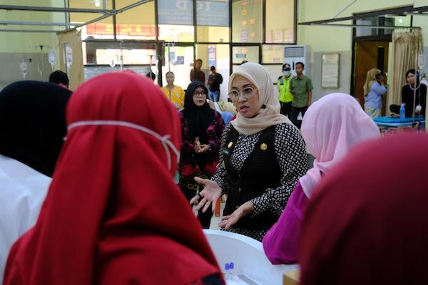Warga Curhat Fasilitas RSUD Gowa ke Bupati Husniah saat Sidak