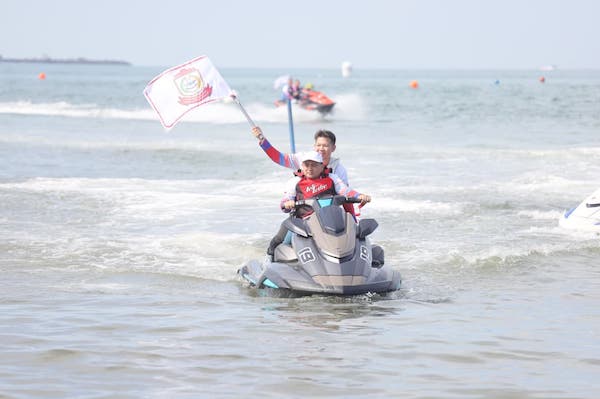 Appi Unjuk Skill di Makassar Jetski Championship 2025