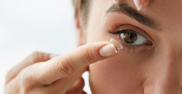 Pemakaian Softlens Berlebihan Picu Risiko Serius pada Kesehatan Mata