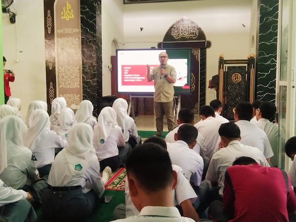KPU Makassar Kembali Tanamkan Nilai Demokrasi Sejak Dini di SMA Negeri 11