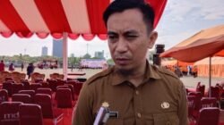 DLH Makassar Kumpulkan 445 Kg Sampah di Barrang Lompo