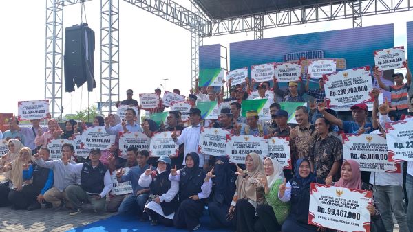 Sulsel Genjot Ekonomi Biru, Pemprov Salurkan Bantuan Nelayan Rp48 Miliar
