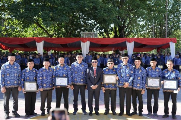 Unhas Berikan Reward kepada Ilmuwan Berprestasi di Peringatan Hari Sumpah Pemuda